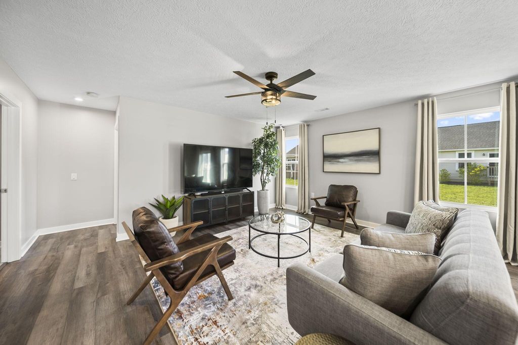 2401 Mcclouds Square, Marysville, OH 43040