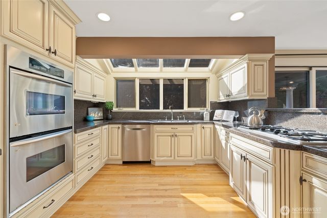 413 213th Place SE, Sammamish, WA 98074