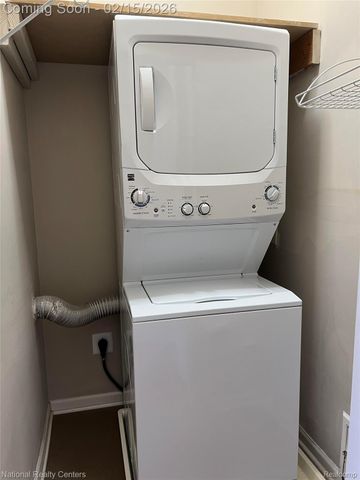 1399 Raliegh Place, Troy, MI 48084