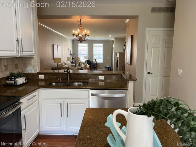 1399 Raliegh Place, Troy, MI 48084