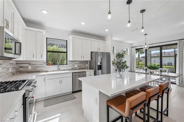 18421 Ridgeline DR, Estero, FL 33928