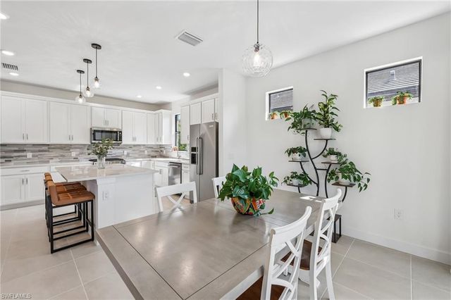 18421 Ridgeline DR, Estero, FL 33928