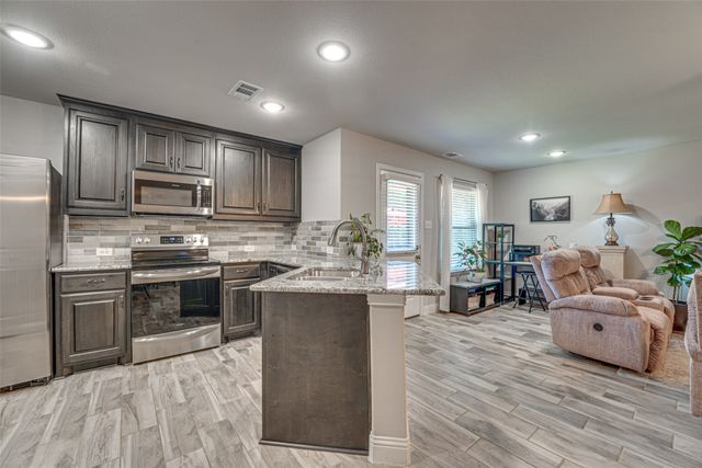 6810 Topaz Drive, Greenville, TX 75402