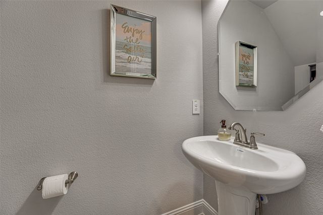 6810 Topaz Drive, Greenville, TX 75402