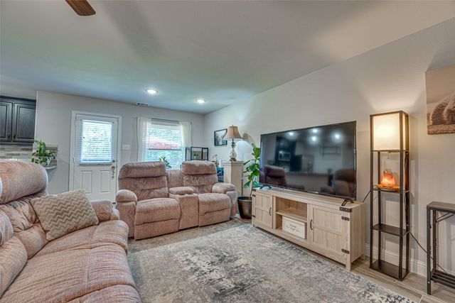6810 Topaz Drive, Greenville, TX 75402