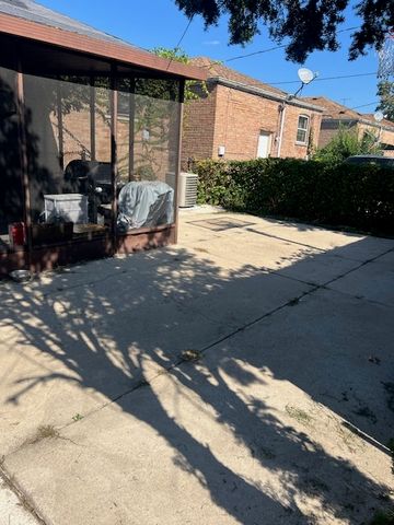 315 E 87th Street, Chicago, IL 60619
