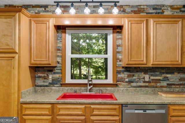 220 Gamble Drive, Carrollton, GA 30116