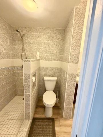 215 SE 3rd Ave 306C, Hallandale Beach, FL 33009