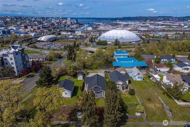 407 E Wright Ave, Tacoma, WA 98404