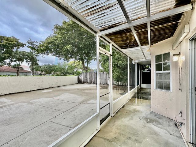 2572 NW 79th Avenue, Margate, FL 33063