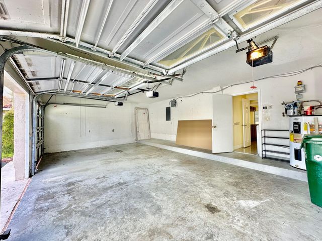 2572 NW 79th Avenue, Margate, FL 33063