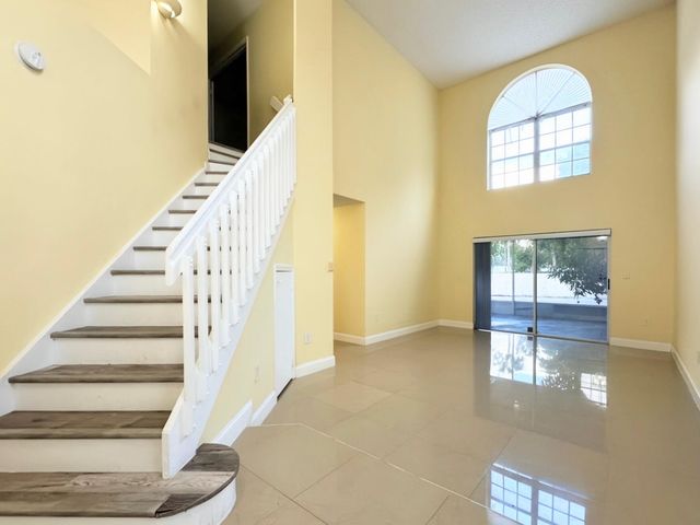 2572 NW 79th Avenue, Margate, FL 33063