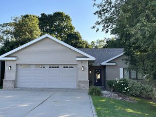 1260 Springbrook Drive, Baraboo, WI 53913