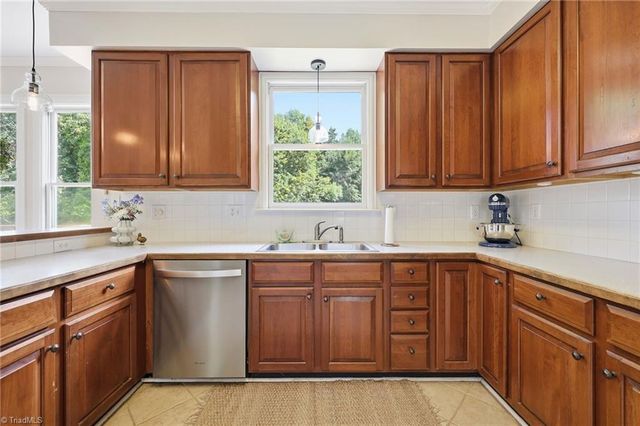 6972 Bridgewood Road, Clemmons, NC 27012