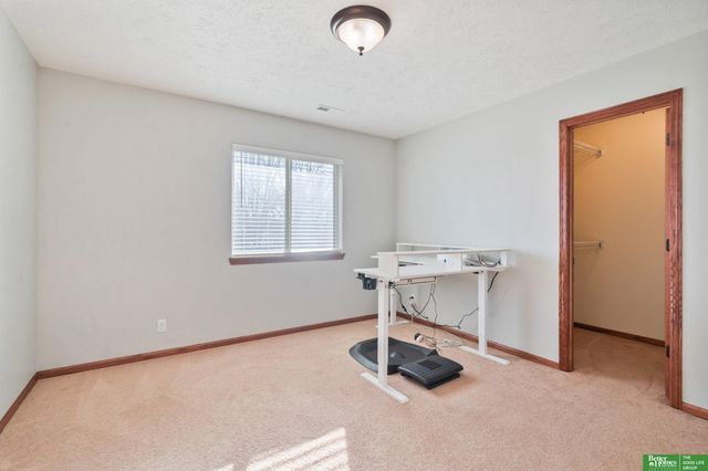 16355 Y Street, Omaha, NE 68135