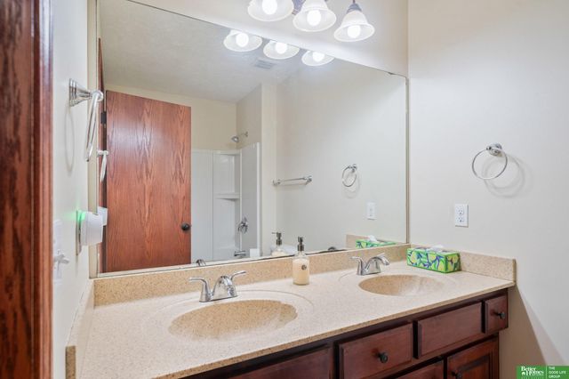 16355 Y Street, Omaha, NE 68135