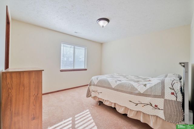 16355 Y Street, Omaha, NE 68135