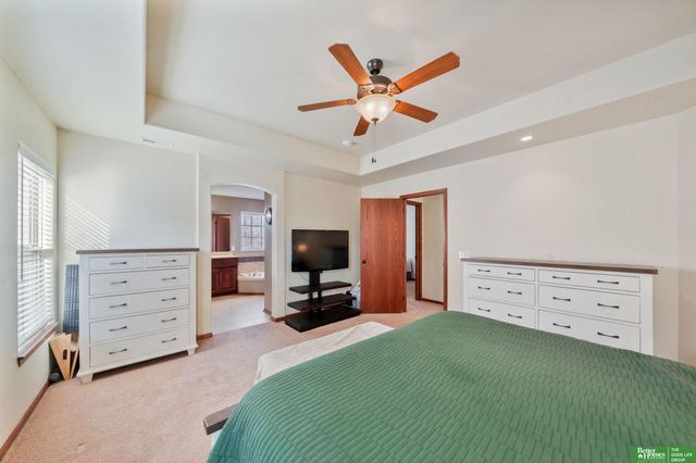 16355 Y Street, Omaha, NE 68135