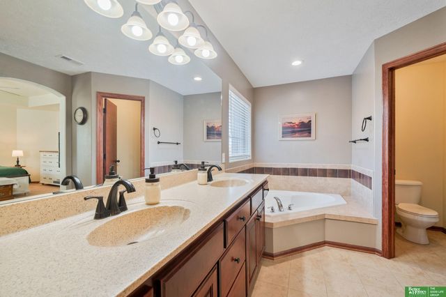 16355 Y Street, Omaha, NE 68135