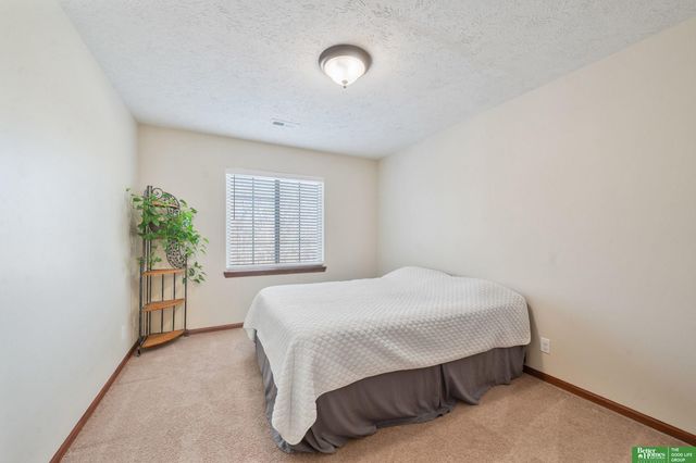 16355 Y Street, Omaha, NE 68135