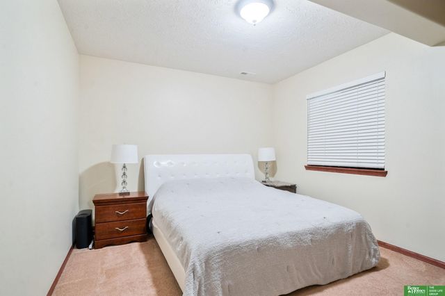 16355 Y Street, Omaha, NE 68135