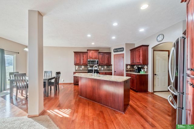 16355 Y Street, Omaha, NE 68135