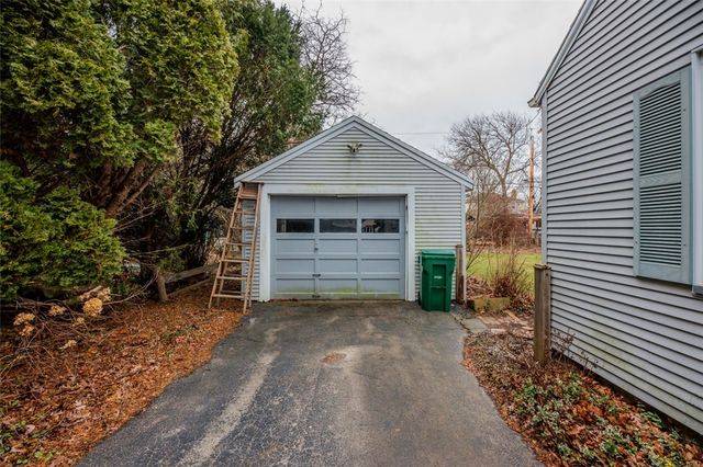 385 Pemberton Road, Irondequoit, NY 14622