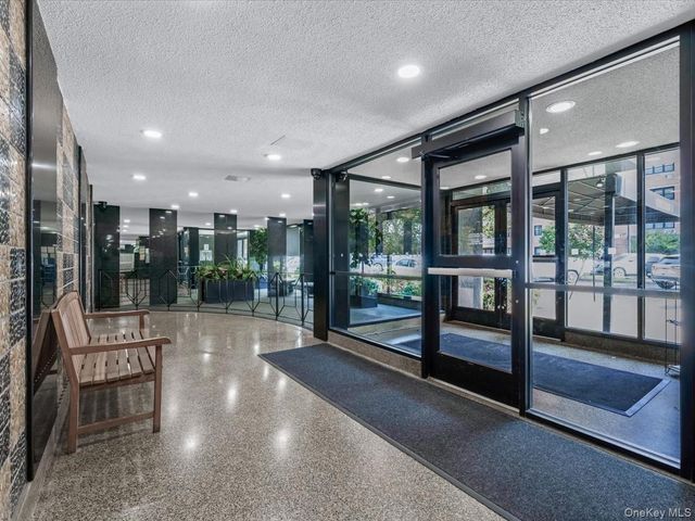 88-25 155th Avenue 6M, Howard Beach, NY 11414