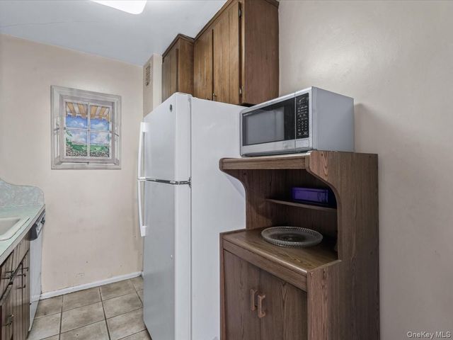 88-25 155th Avenue 6M, Howard Beach, NY 11414