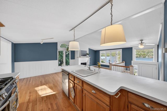 66 Edgemere Avenue, Greenwood Lake, NY 10925