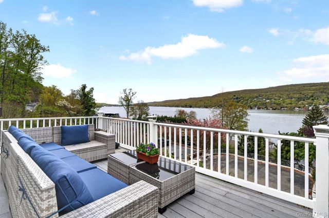 66 Edgemere Avenue, Greenwood Lake, NY 10925