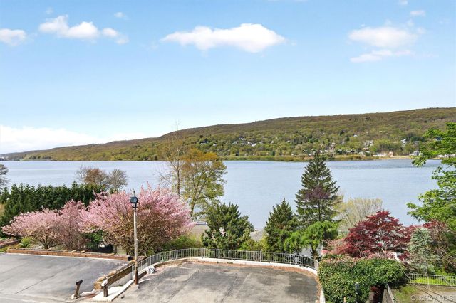 66 Edgemere Avenue, Greenwood Lake, NY 10925