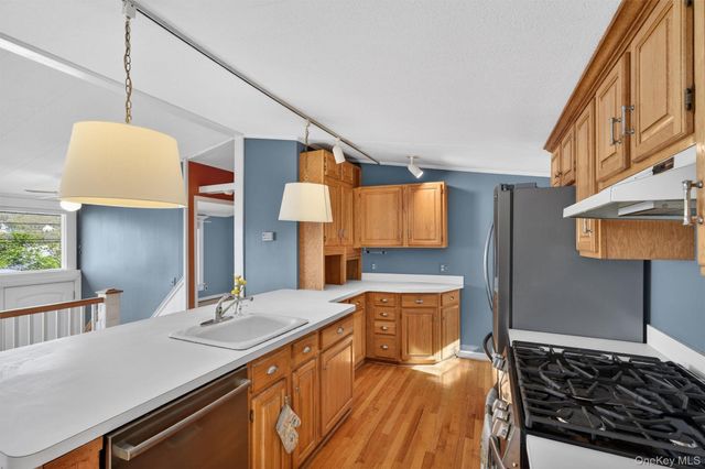 66 Edgemere Avenue, Greenwood Lake, NY 10925