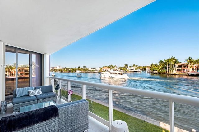 20191 E Country Club Dr TH7, Aventura, FL 33180