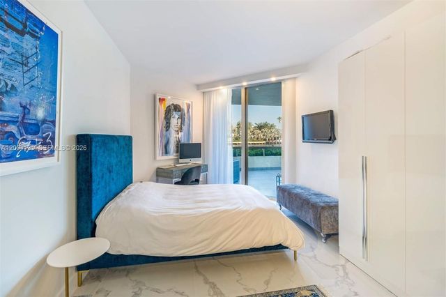 20191 E Country Club Dr TH7, Aventura, FL 33180