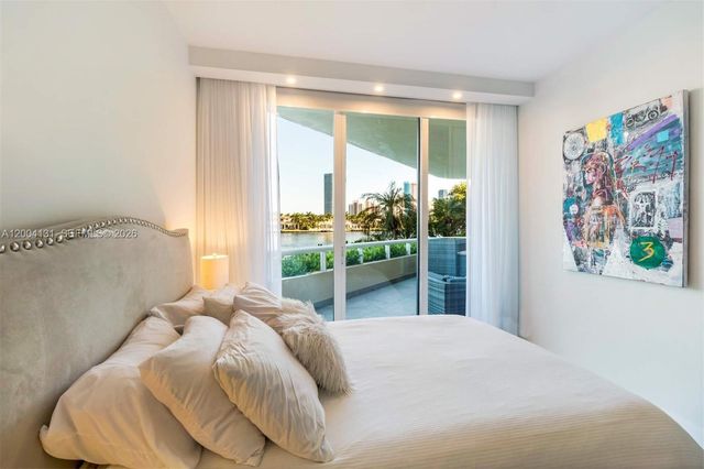 20191 E Country Club Dr TH7, Aventura, FL 33180
