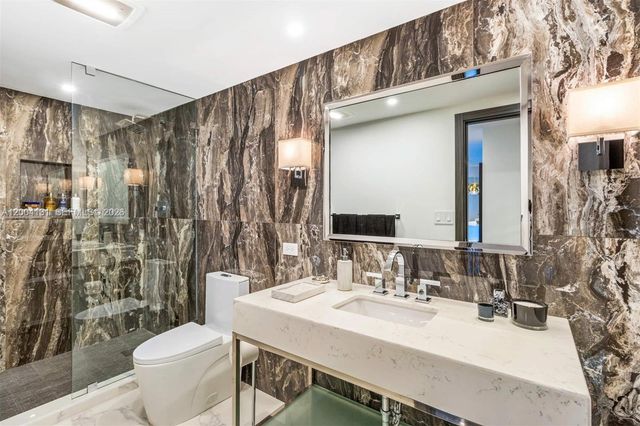 20191 E Country Club Dr TH7, Aventura, FL 33180
