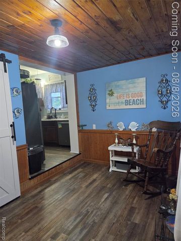 19805 Lexington, Redford, MI 48240