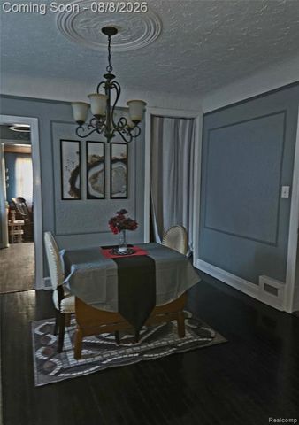 19805 Lexington, Redford, MI 48240