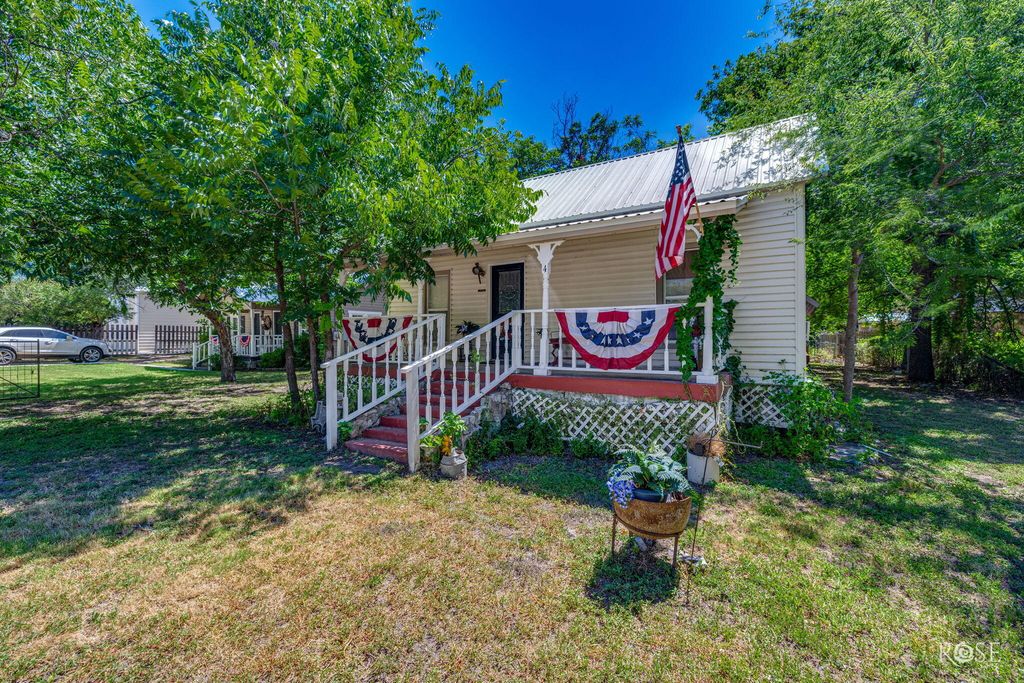 Image 6 of property listing at 20100 Main Street, Christoval, TX 76935
