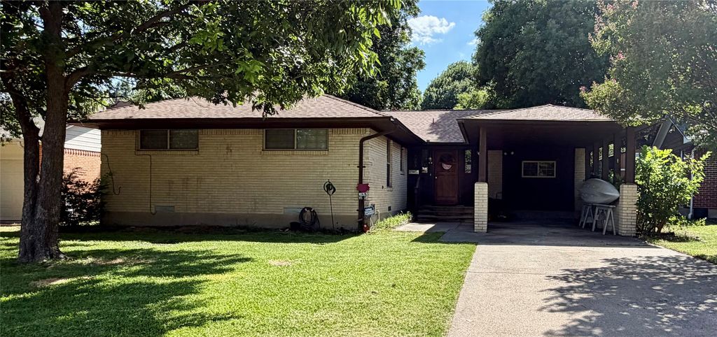 9003 Liptonshire Drive, Dallas, TX 75238
