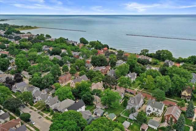 1728 College AVENUE, Racine, WI 53403