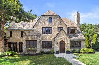 1728 College AVENUE, Racine, WI 53403