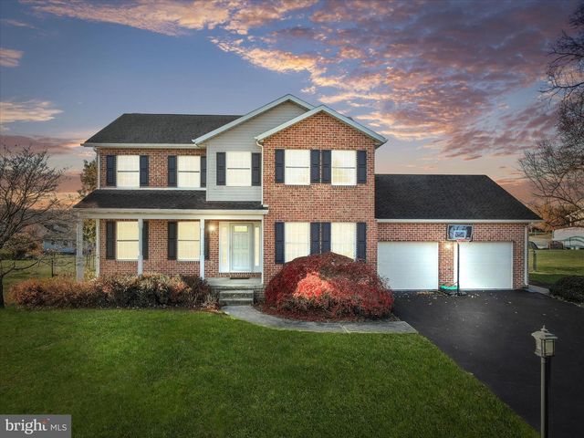161 ZIRCON DR, Chambersburg, PA 17202