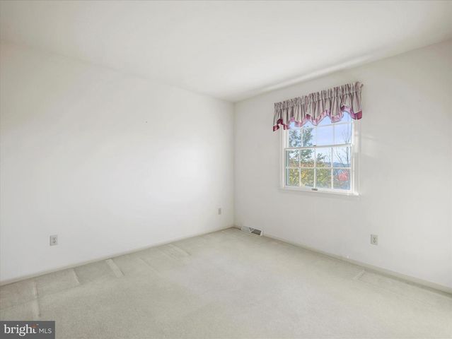 161 ZIRCON DR, Chambersburg, PA 17202