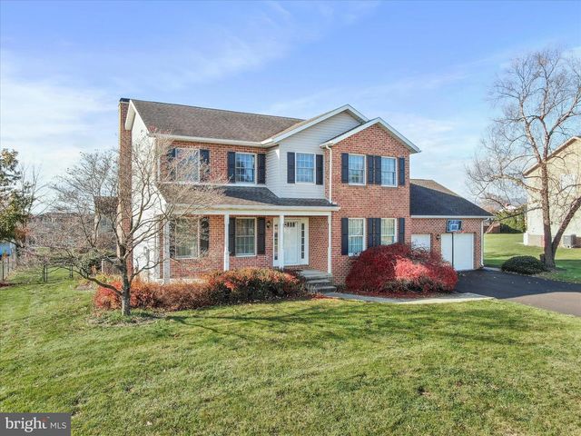 161 ZIRCON DR, Chambersburg, PA 17202