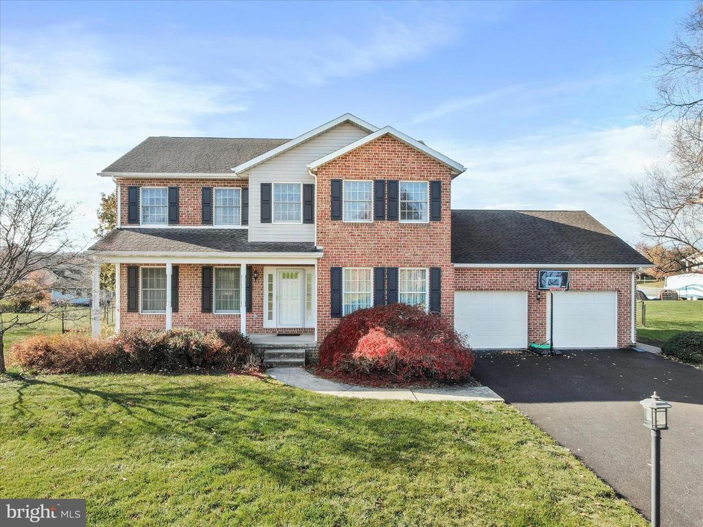 161 ZIRCON DR, Chambersburg, PA 17202