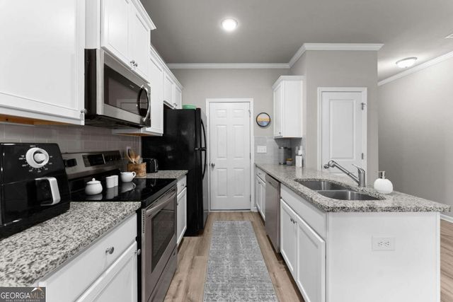 3709 Acorn Drive, Oakwood, GA 30566