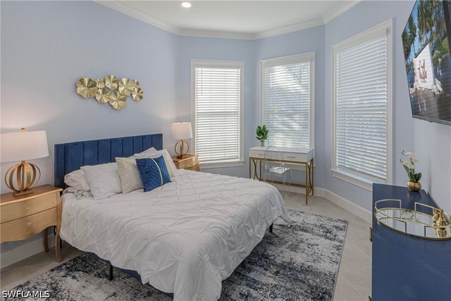 8912 Calypso CT, Naples, FL 34112