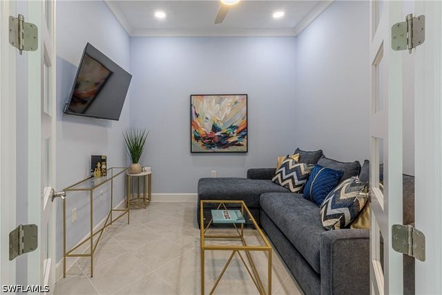 8912 Calypso CT, Naples, FL 34112